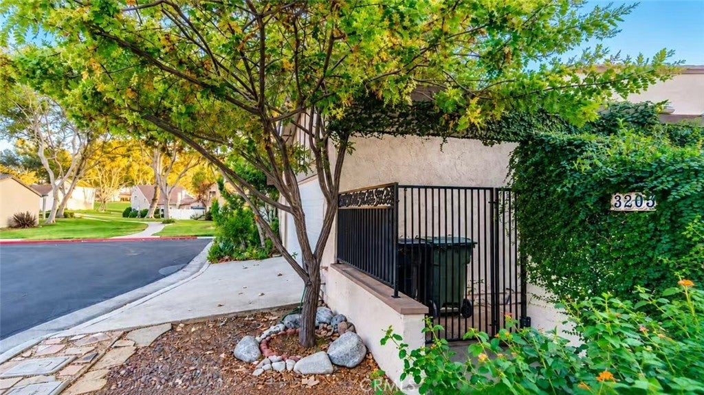 3205 Seawood Court