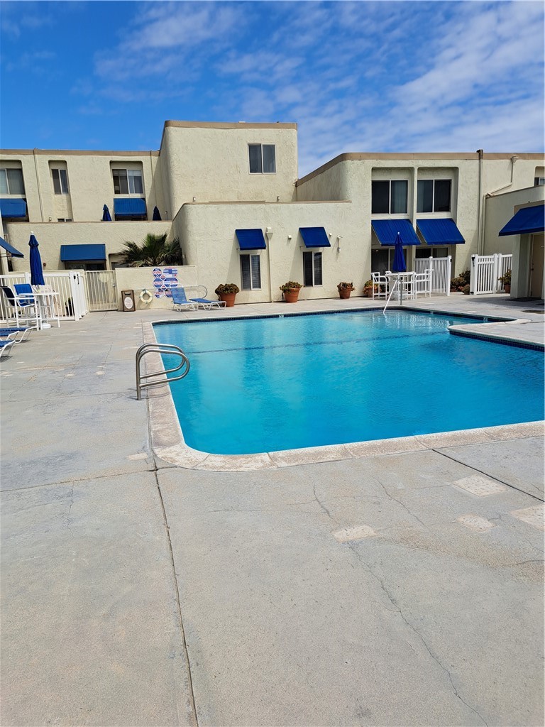 711 Pacific Coast Highway 418