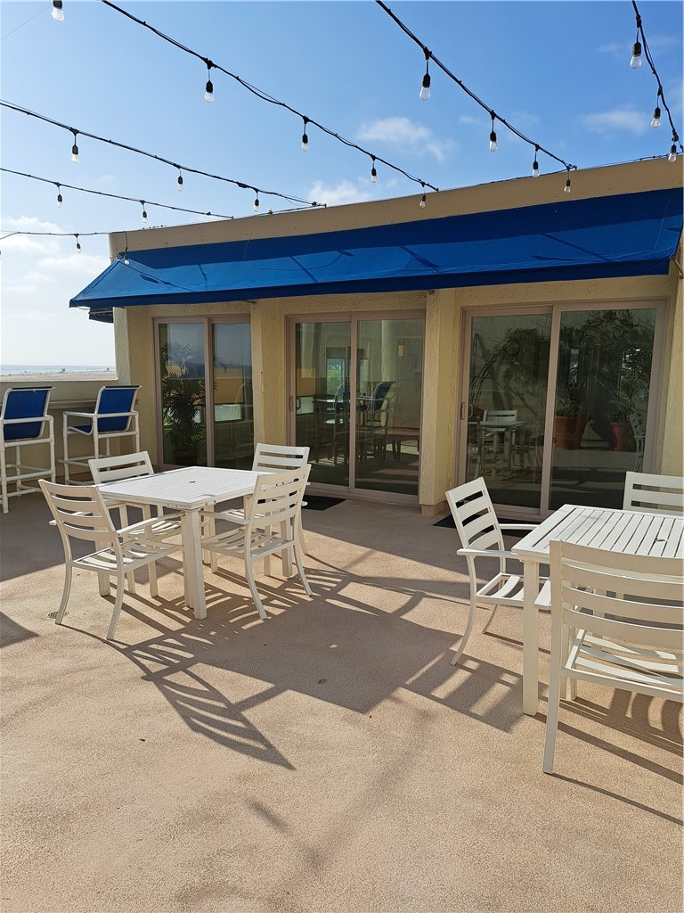 711 Pacific Coast Highway 418