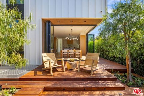 Tiny photo for 822 Superba Avenue, Venice, CA 90291 (MLS # 26659839)