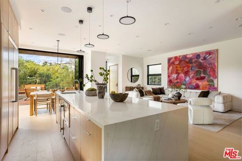 Tiny photo for 822 Superba Avenue, Venice, CA 90291 (MLS # 26659839)
