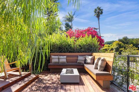 Tiny photo for 822 Superba Avenue, Venice, CA 90291 (MLS # 26659839)