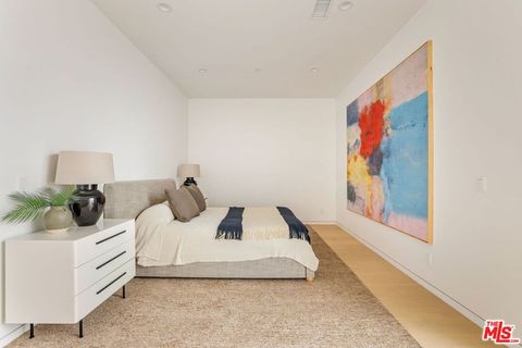 Tiny photo for 822 Superba Avenue, Venice, CA 90291 (MLS # 26659839)