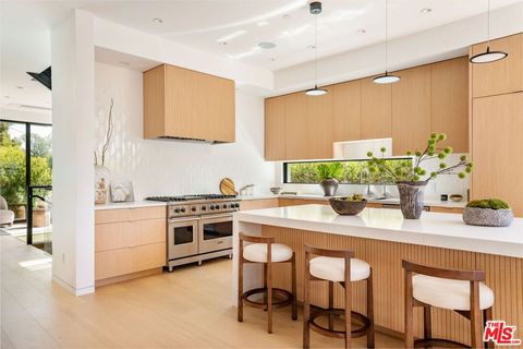 Tiny photo for 822 Superba Avenue, Venice, CA 90291 (MLS # 26659839)