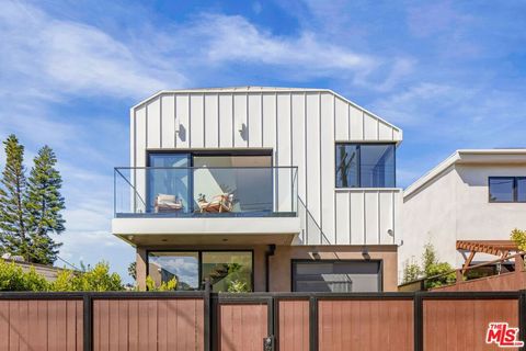 Tiny photo for 822 Superba Avenue, Venice, CA 90291 (MLS # 26659839)