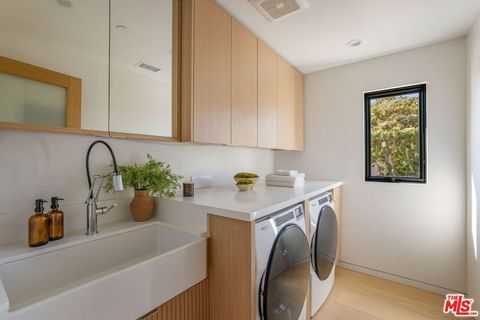 Tiny photo for 822 Superba Avenue, Venice, CA 90291 (MLS # 26659839)
