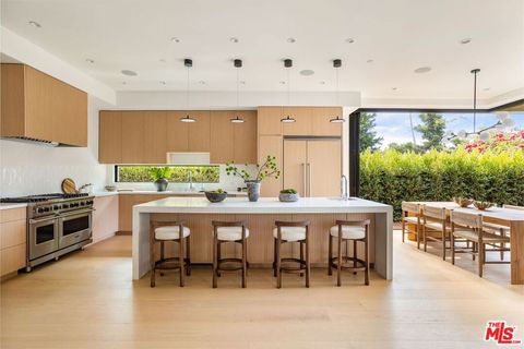 Tiny photo for 822 Superba Avenue, Venice, CA 90291 (MLS # 26659839)