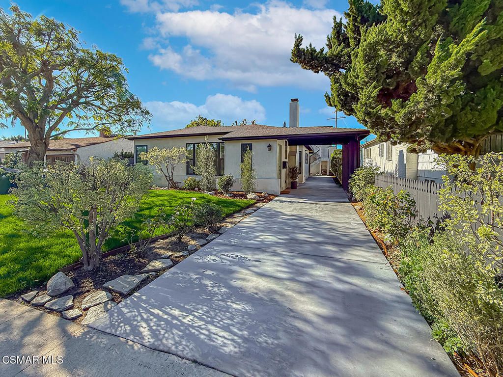 Photo of 2621 Veteran Avenue, Los Angeles, CA 90064 (MLS # 226000810)