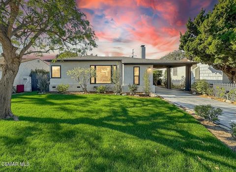 Photo of 2621 Veteran Avenue, Los Angeles, CA 90064 (MLS # 226000810)