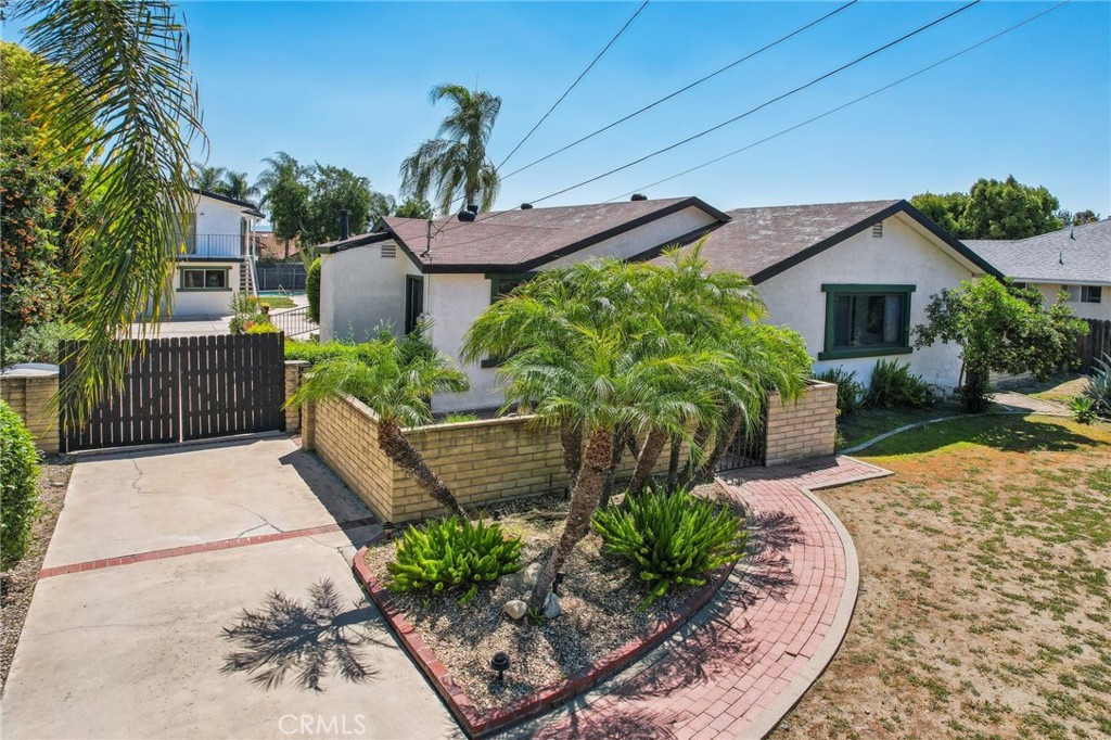 4447 Walnut Avenue