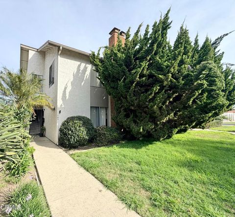 Photo of 711 Ivywood Drive, Oxnard, CA 93030 (MLS # V1-34723)