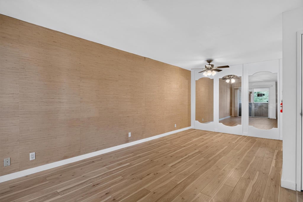 420 N Villa Court 208