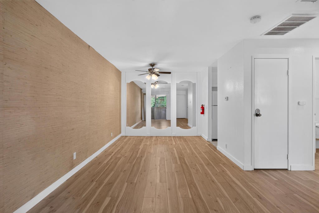 420 N Villa Court 208