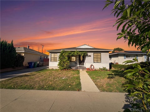 Photo of 6933 Lime AVE, Long Beach, CA 90805 (MLS # DW26225896)