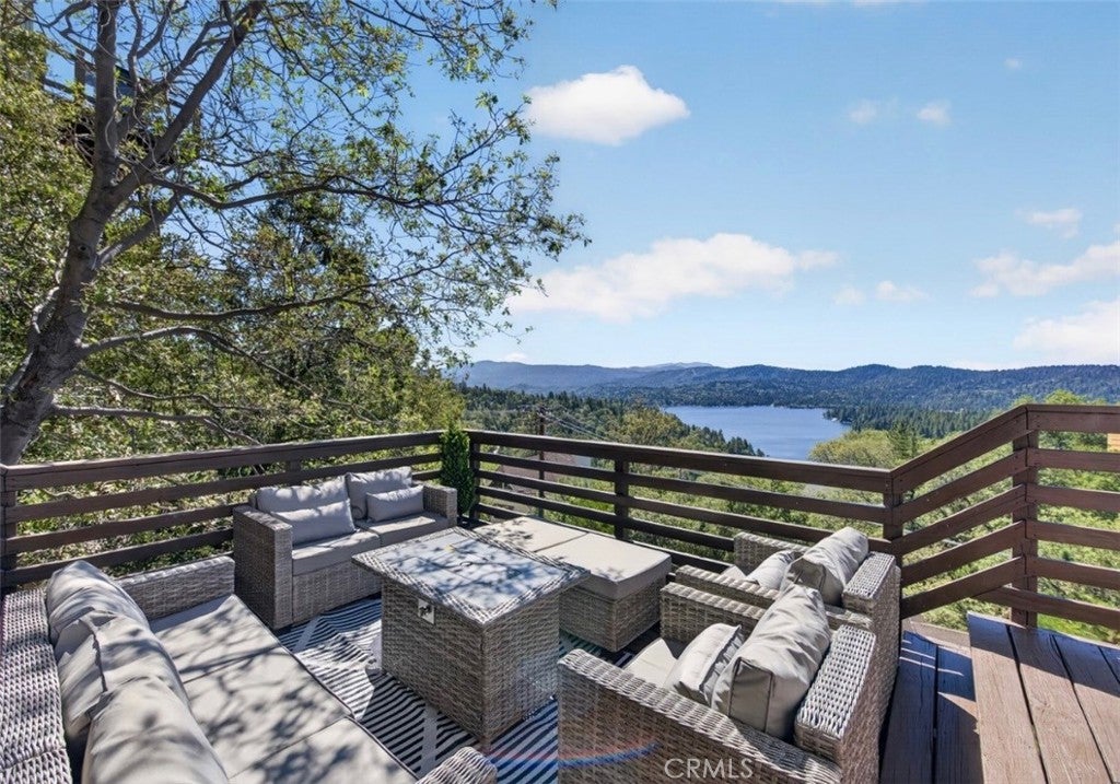 1096 Nadelhorn Drive