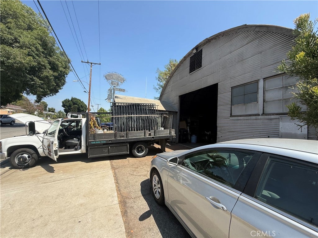 142 E Pomona