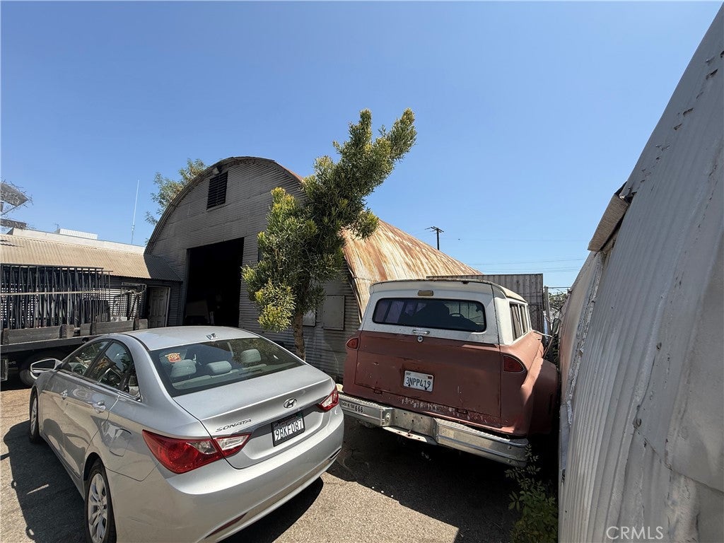 142 E Pomona