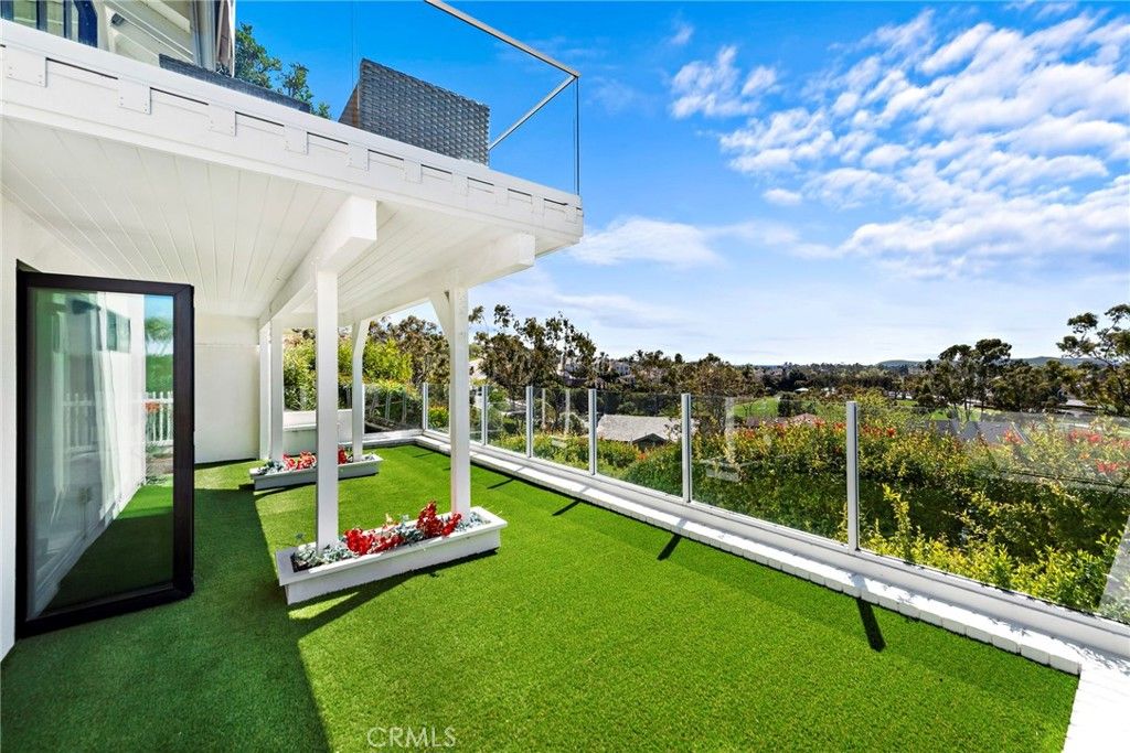 Photo of 17 Monaco #12, Newport Beach, CA 92660 (MLS # NP25147448)