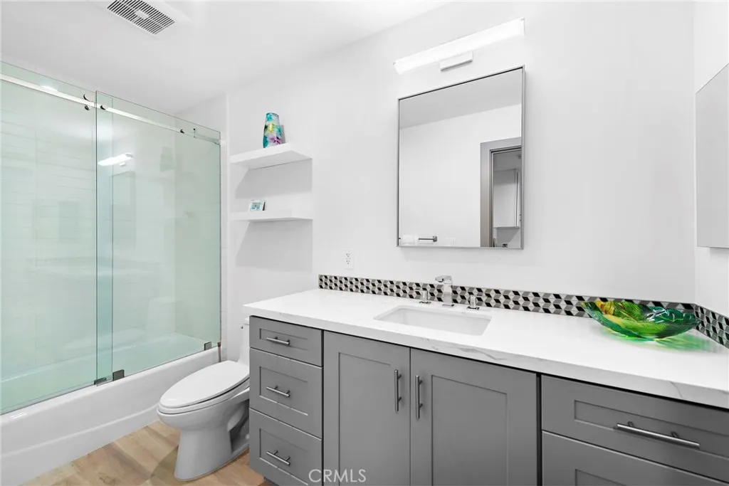 Newport Beach, California 92660, United States, 3 Bedrooms Bedrooms, ,3 BathroomsBathrooms,Residential,Active,162405