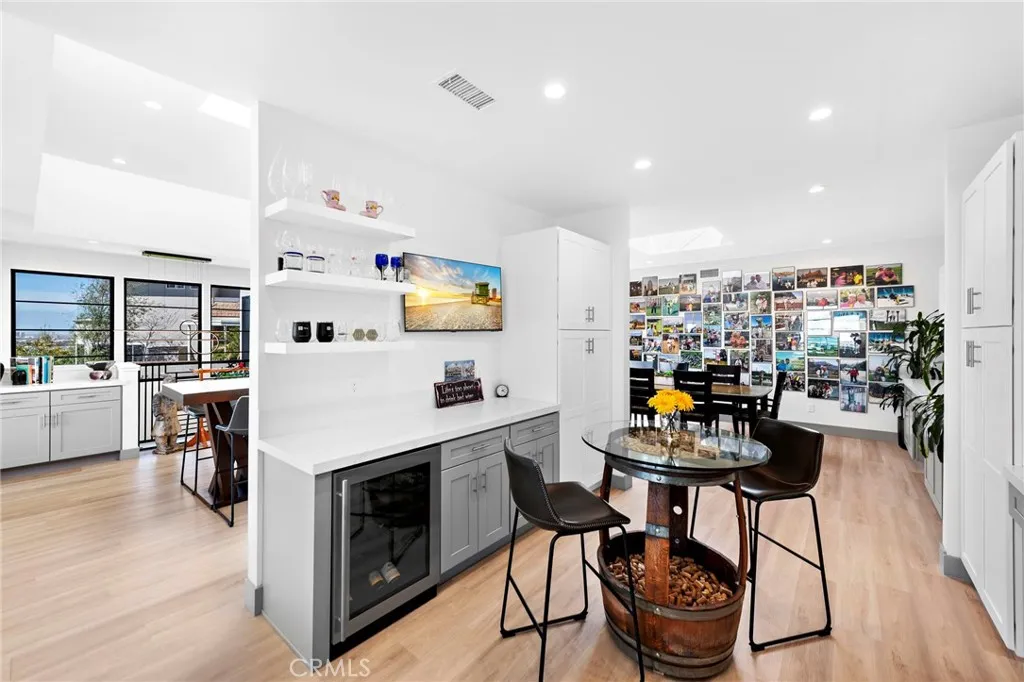 Newport Beach, California 92660, United States, 3 Bedrooms Bedrooms, ,3 BathroomsBathrooms,Residential,Active,162405