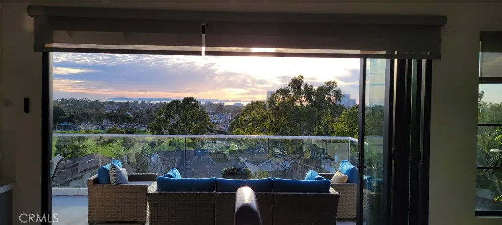 Newport Beach, California 92660, United States, 3 Bedrooms Bedrooms, ,3 BathroomsBathrooms,Residential,Active,162405