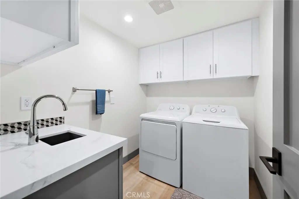 Newport Beach, California 92660, United States, 3 Bedrooms Bedrooms, ,3 BathroomsBathrooms,Residential,Active,162405