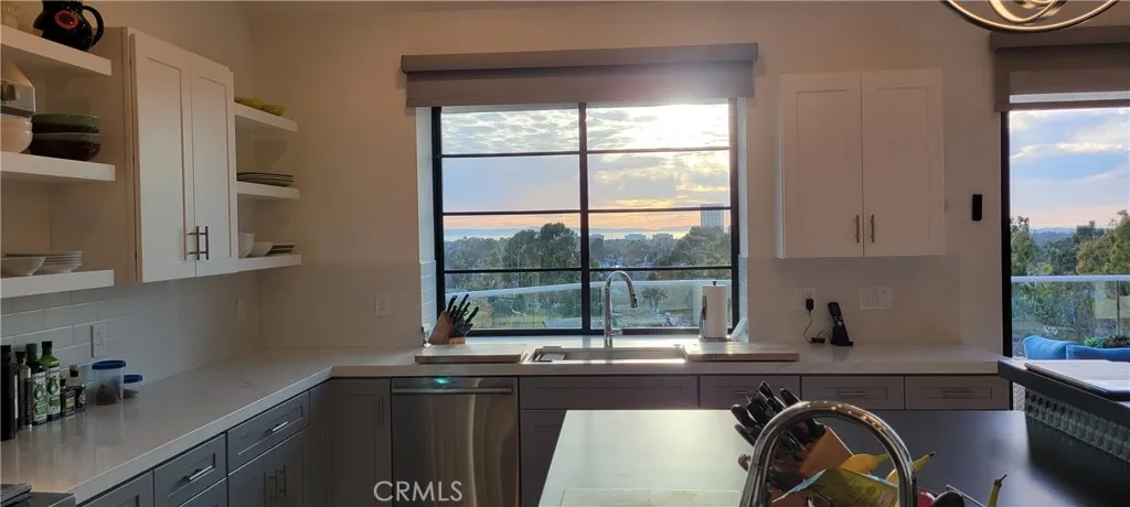 Newport Beach, California 92660, United States, 3 Bedrooms Bedrooms, ,3 BathroomsBathrooms,Residential,Active,162405