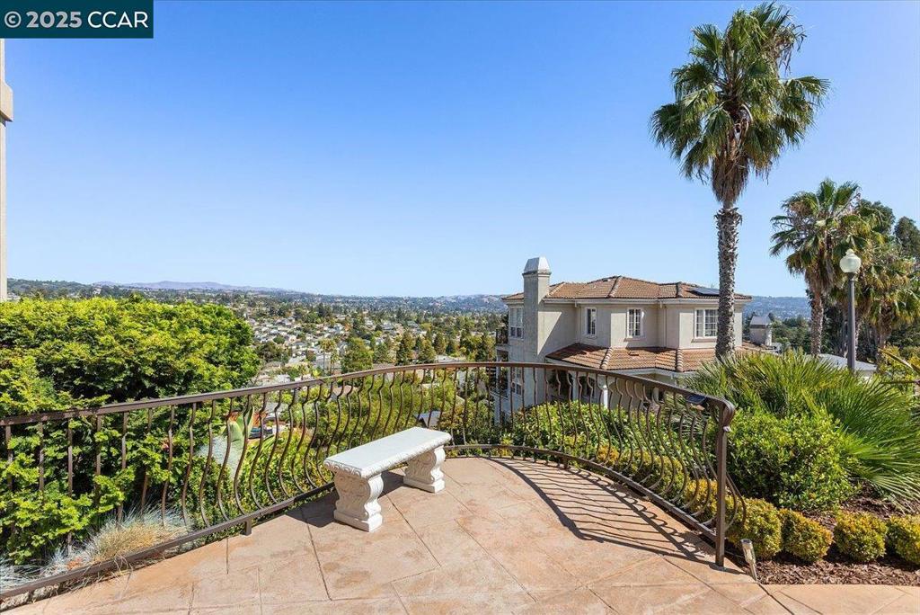 CHABOT ESTATES - Residential