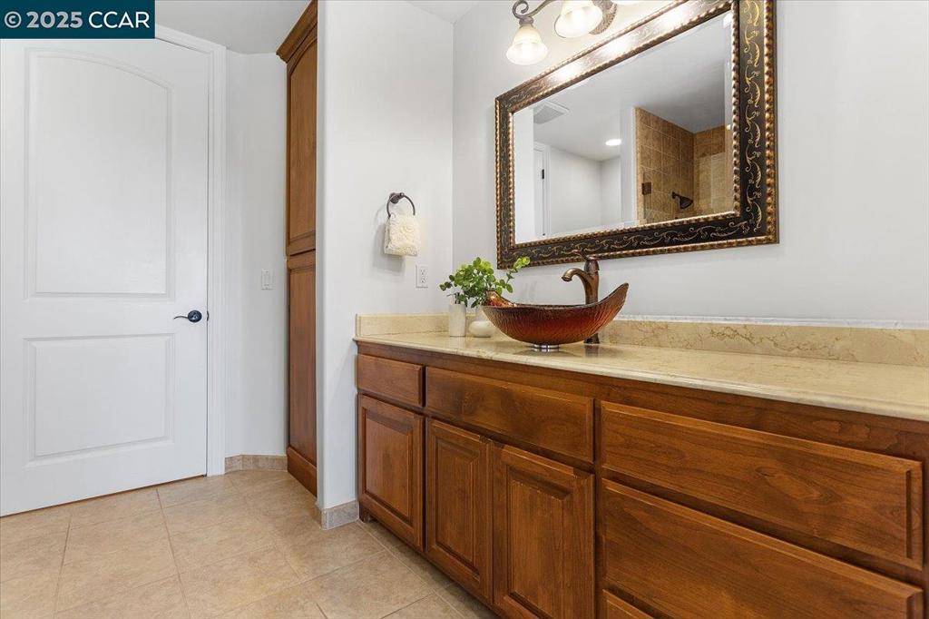 CHABOT ESTATES - Residential