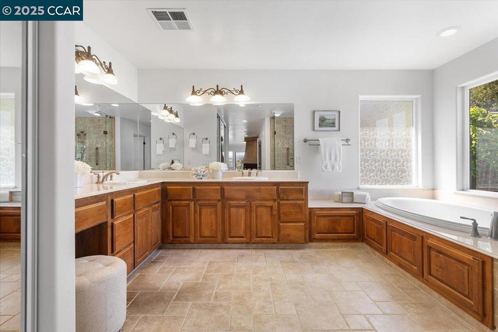 CHABOT ESTATES - Residential