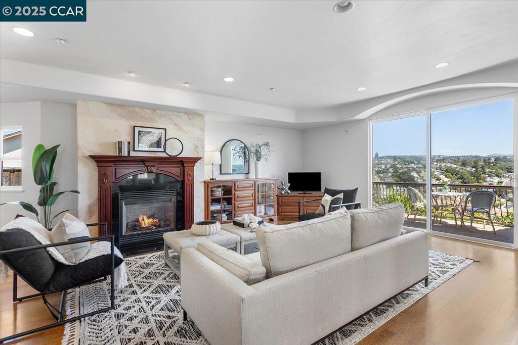 CHABOT ESTATES - Residential