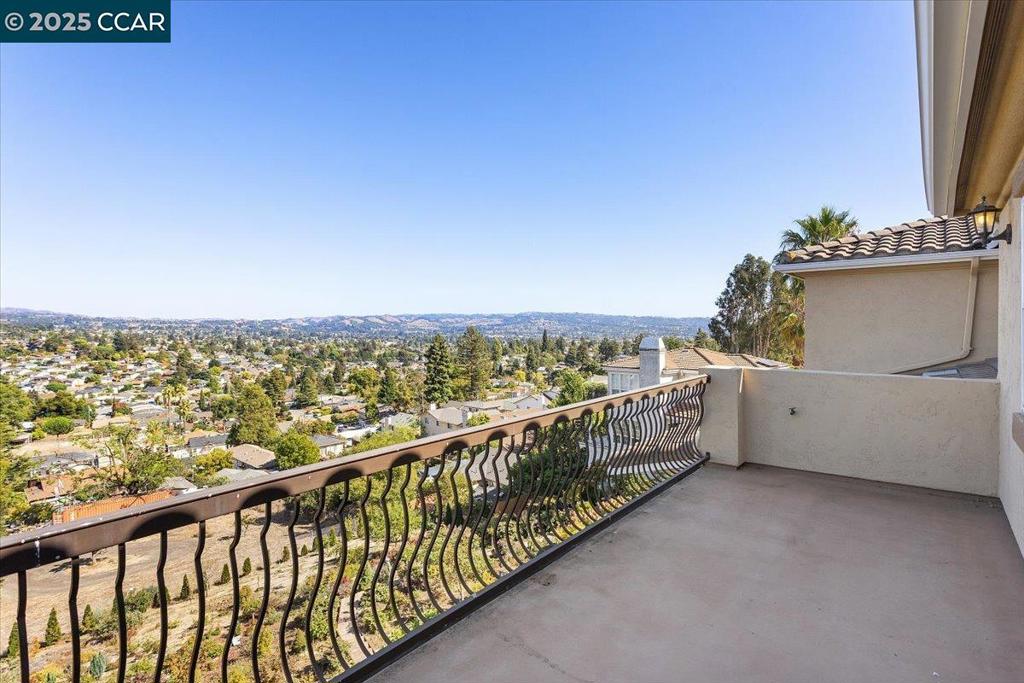CHABOT ESTATES - Residential