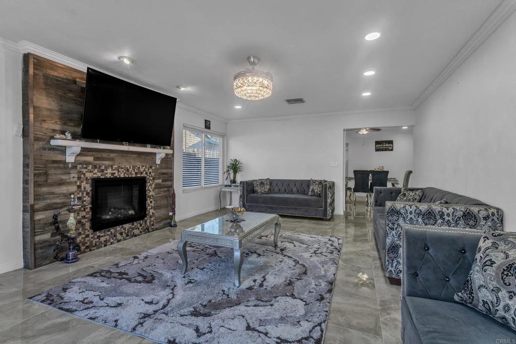 133 N Stephanie Ln