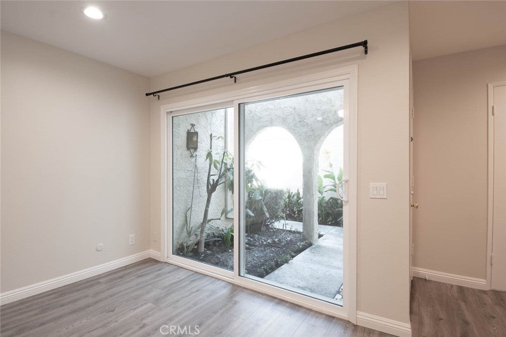 1304 Elm 11