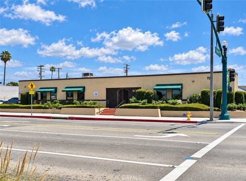 Photo of 724 N Barranca Unit B Avenue, Covina, CA 91723 (MLS # CV26210085)