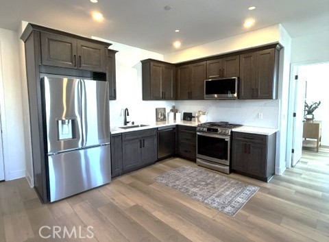 402 W Grand