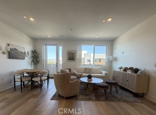 402 W Grand Avenue 407