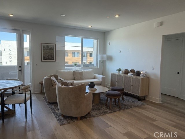 402 W Grand