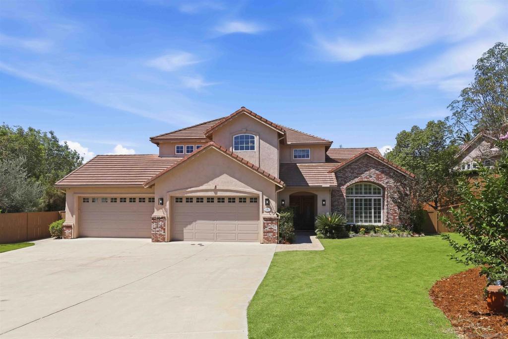 691 Center Stage Glen