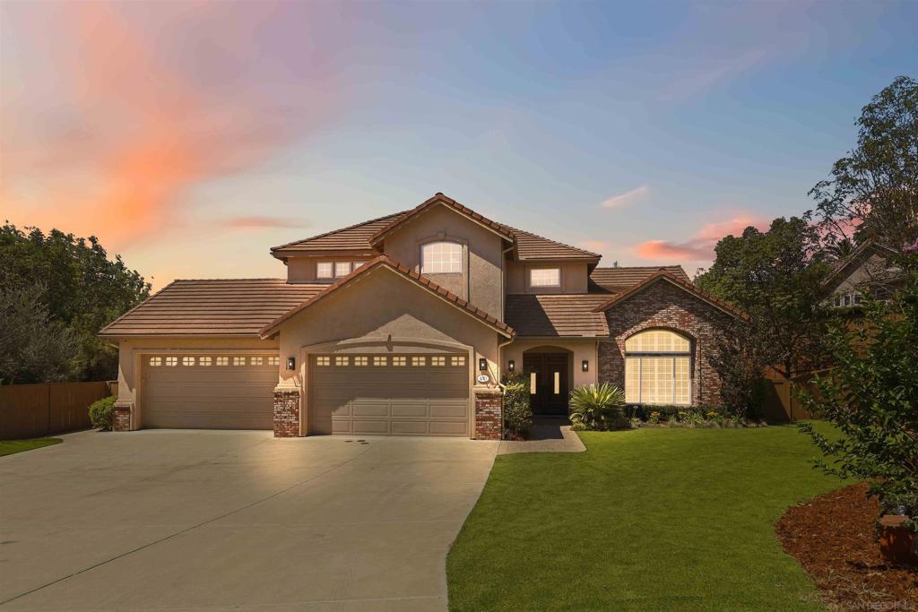 691 Center Stage Glen