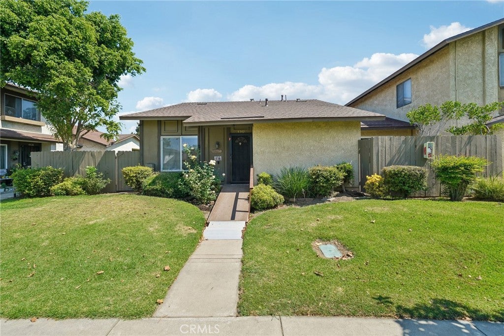 4542 Yosemite DR