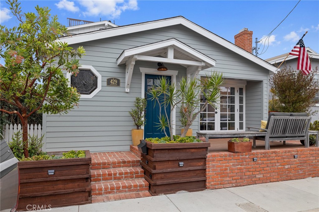 429 Longfellow Avenue