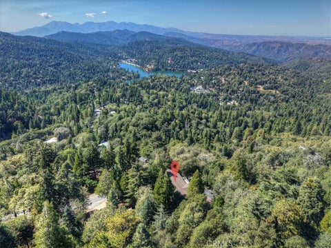 Photo of 815 Chamois DR, Crestline, CA 92325 (MLS # IG26208152)
