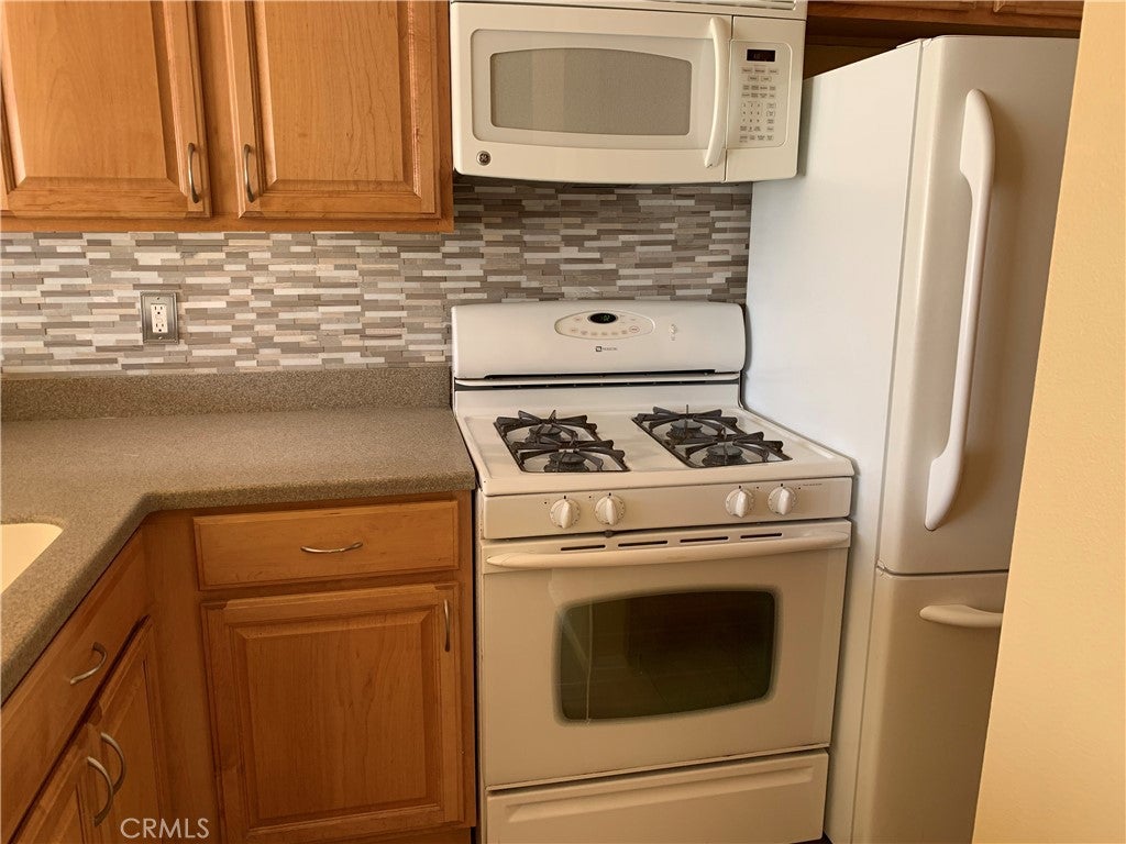 700 W La Veta Avenue O12