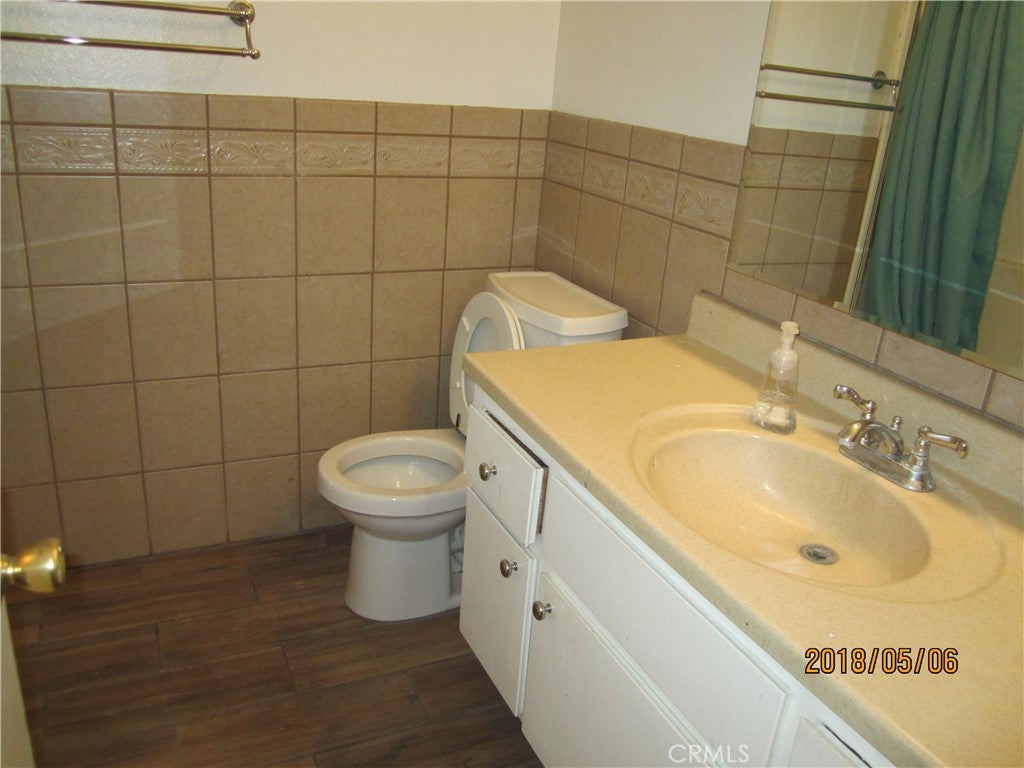 700 W La Veta Avenue O12