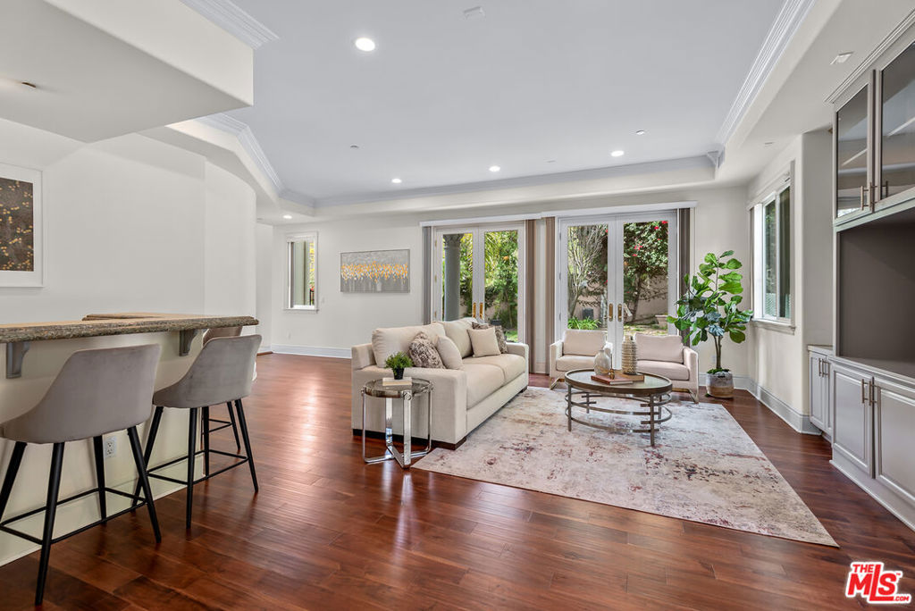 2997 Beverly Glen Circle