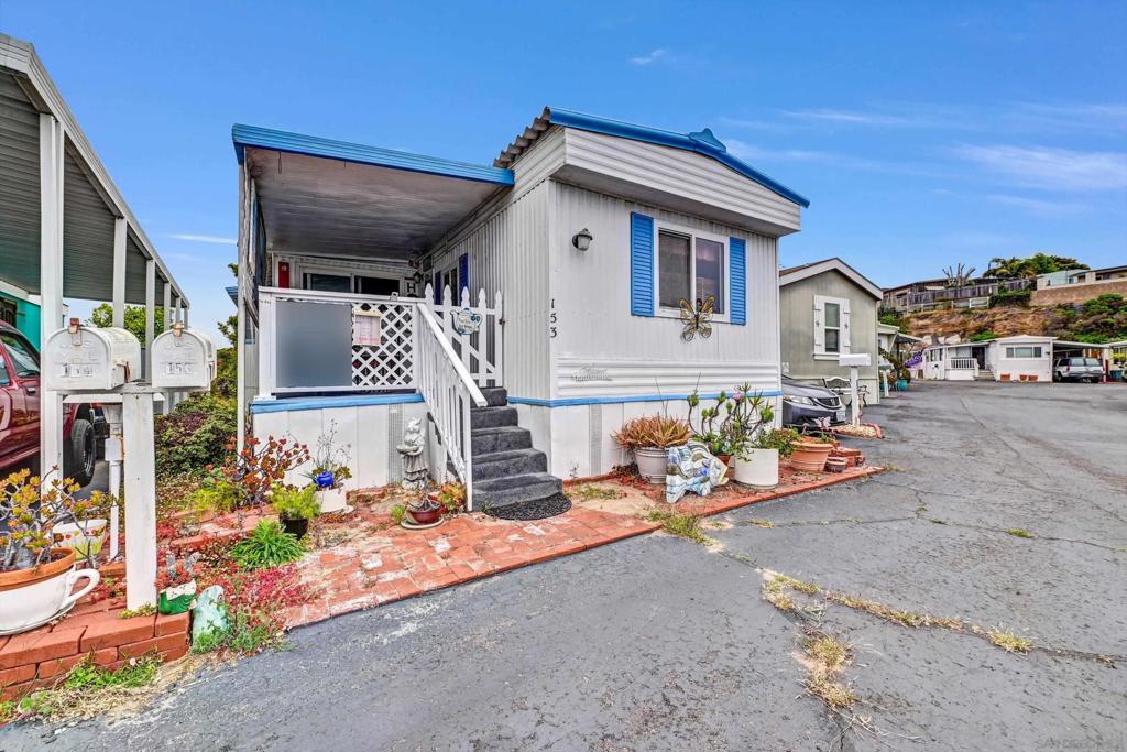 153 Sherri Ln