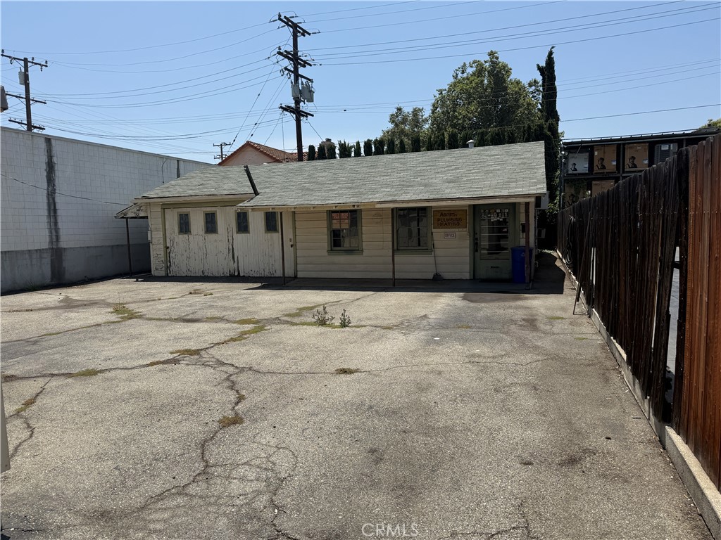 5929 Oak Avenue