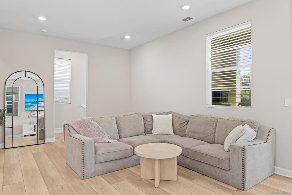 1233 Sunrise View 105