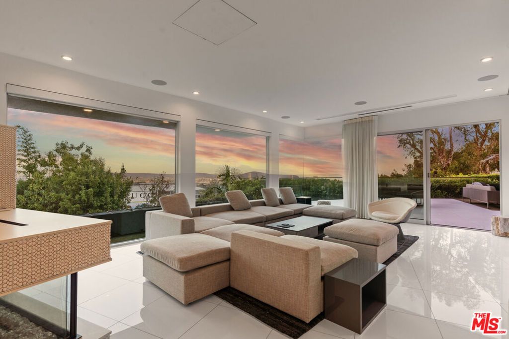 Photo of 1377 Miller Place, Los Angeles, CA 90069 (MLS # 25602371)